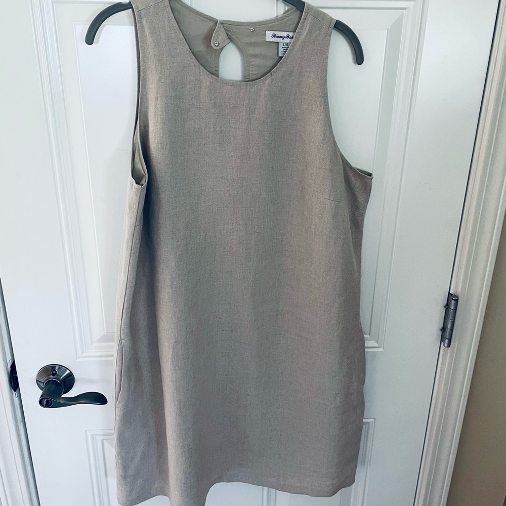 Euc Tommy Bahama large linen dress.. lined .. has pockets